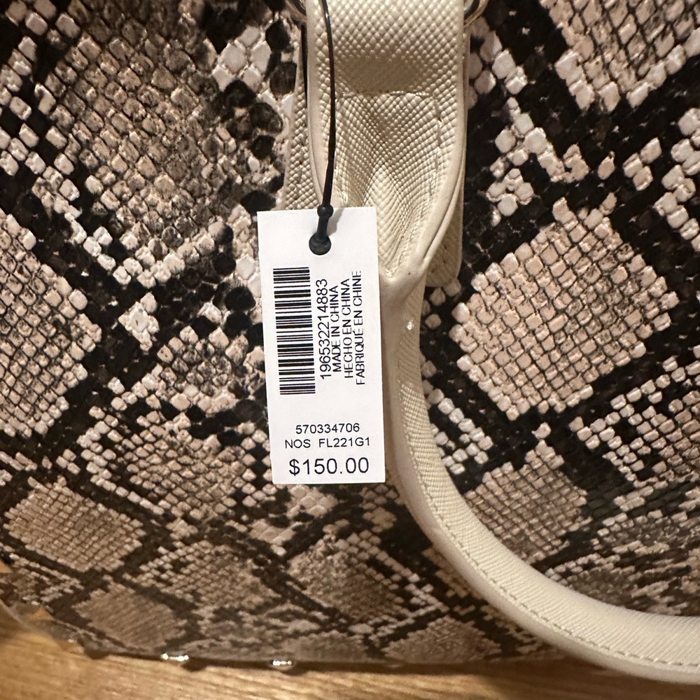 White House Black Market Laptop Bag - Picture 4 of 5